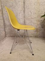 Vitra Eames Fiberglass Side Chair DSR Drahtuntergestell.