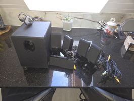 Edifier 5.1 Subwoofer-Lautsprecher-System – gut erhalten!