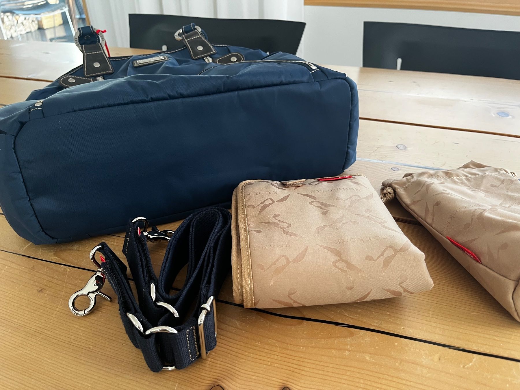 Borse: Neue Storksak Olivia Nylon Wickeltasche – Nuovo e nell'imballaggio originale da Davos Dorf venduto da AJRMBA 4