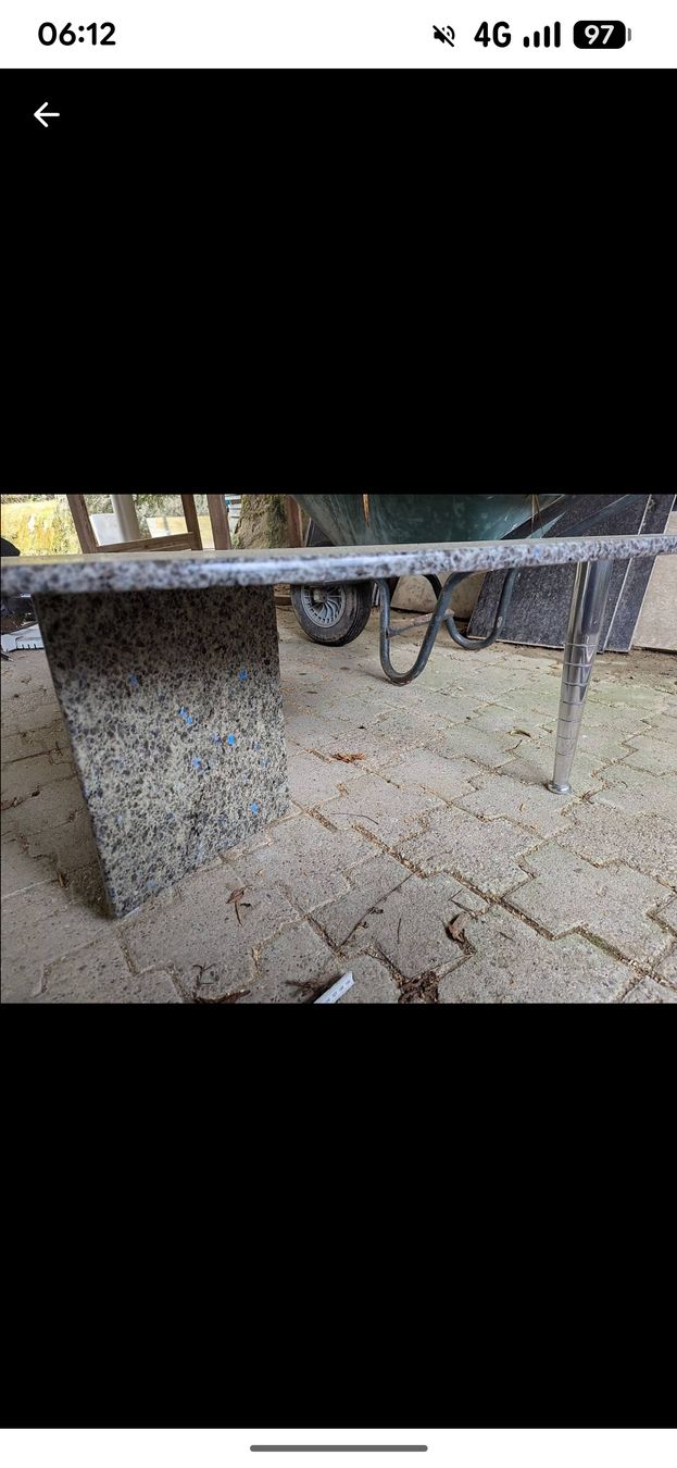 Tavoli: Schöner Granit Salon Tisch – Usato da Wünnewil venduto da Susuki125gt 2