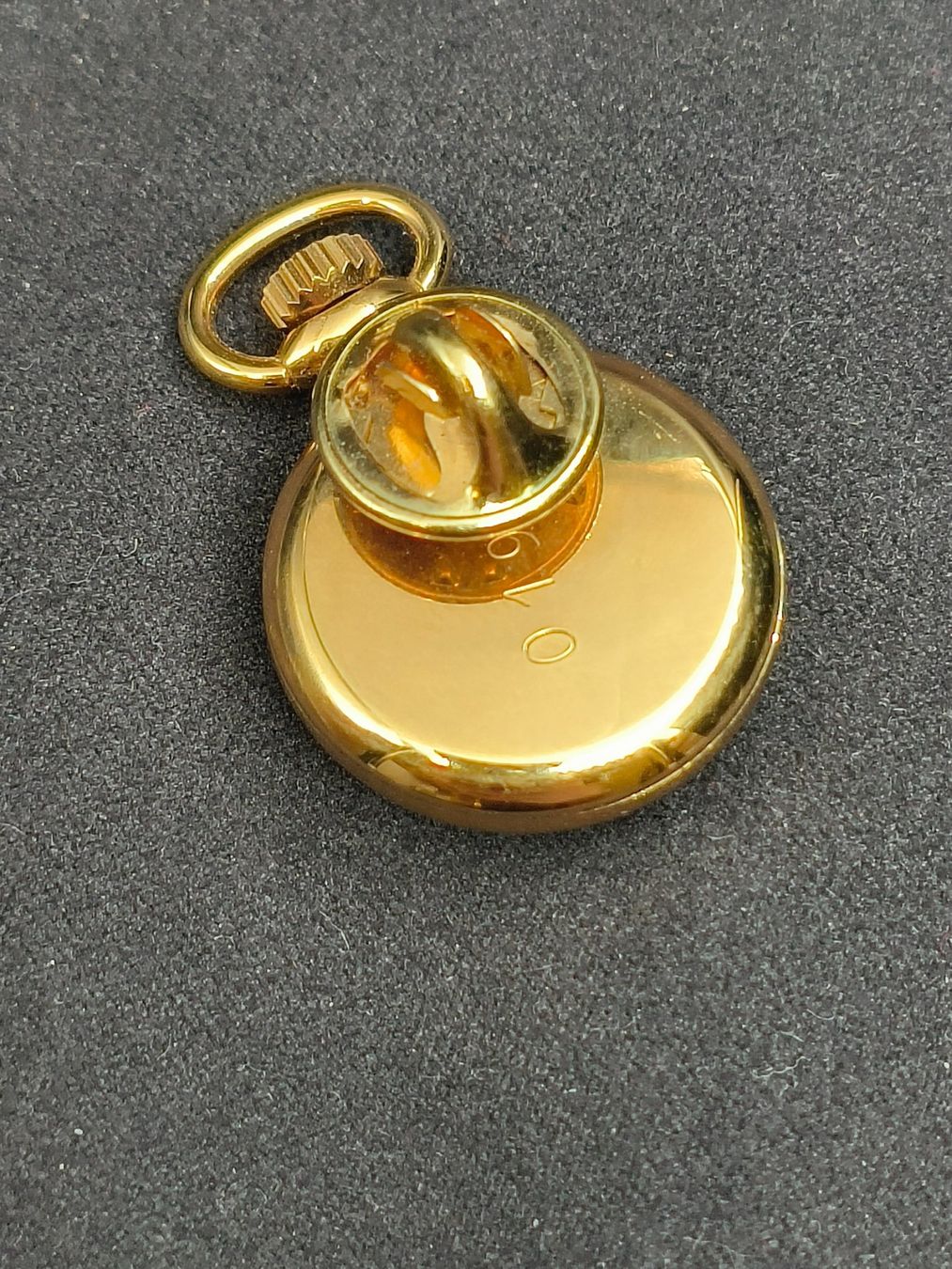 Orologi: Pin's Oly – Usato da La Chaux-de-Fonds venduto da curtitswisswatches 4