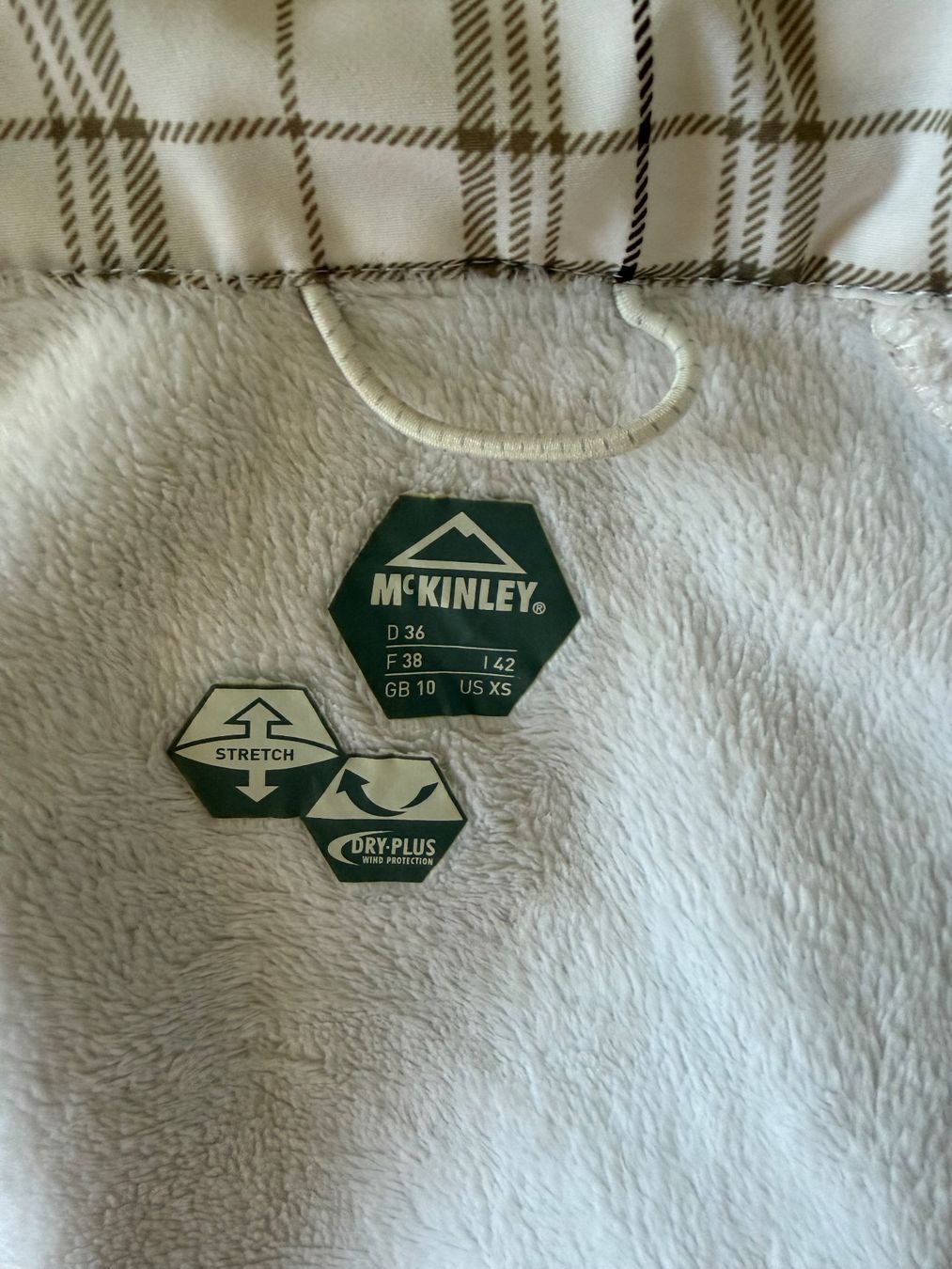 Jacken: kuschlige Softshelljacke von McKinley Grösse 36 – Gebraucht aus Basel von Blue199 4