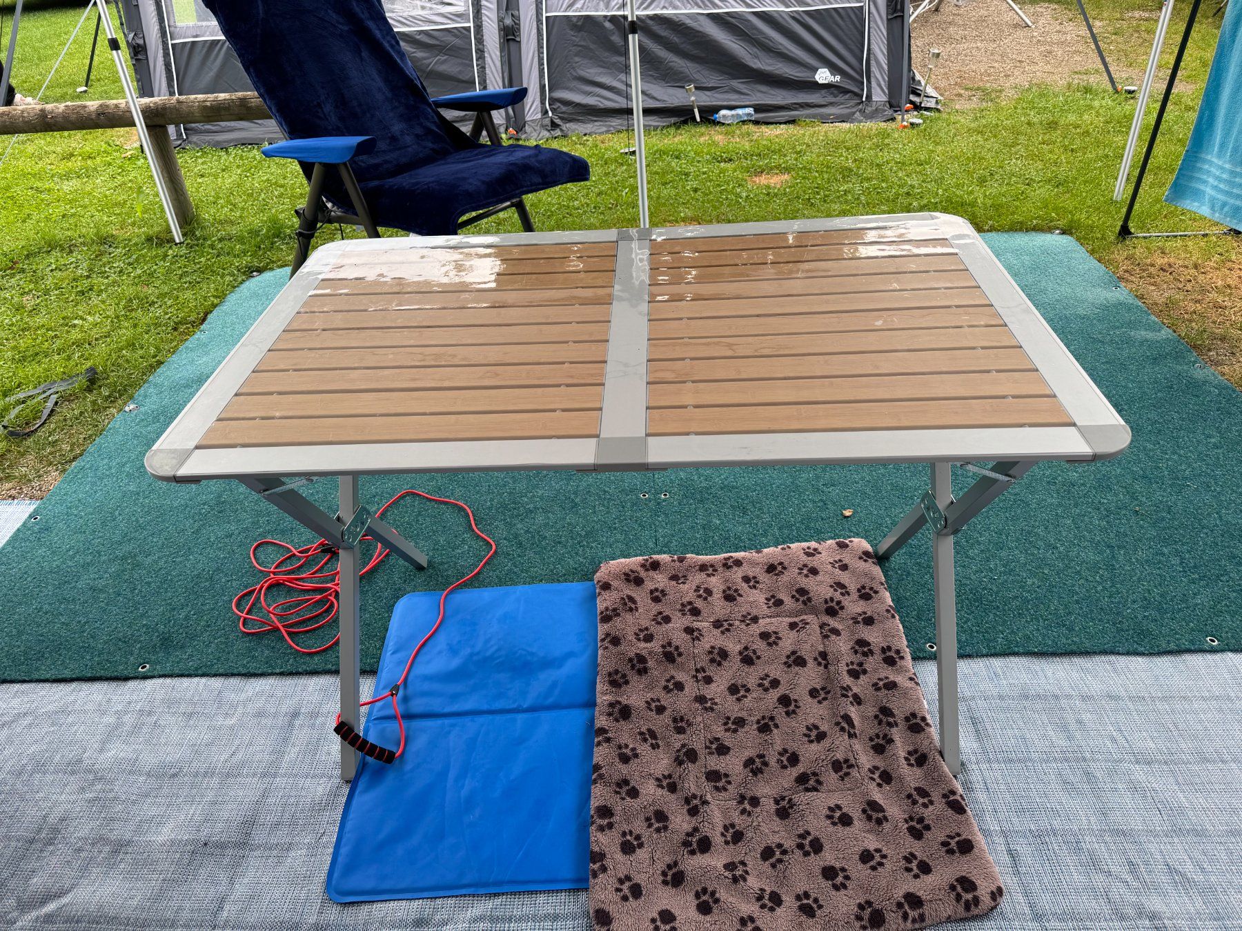 Tavoli: TIMBER RIDGE CAMPINGTISCH – Usato da Flums venduto da Hrroland 1