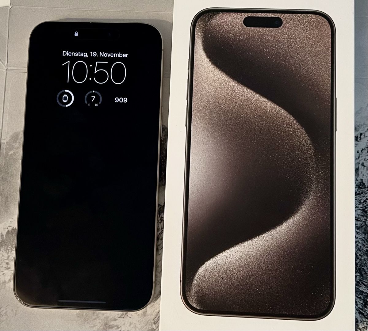 Apple Telefoni cellulari / Smartphones: iPhone 15 Pro Max – Nuovo (secondo la descrizione) da Balterswil venduto da JohnJayFitillo 1
