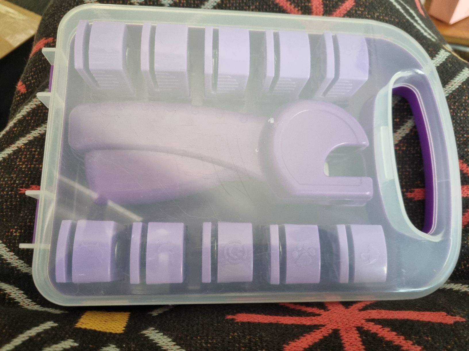 Kit bricolage: Set de perforatrices créatives avec mallette violet – Usato da Fribourg venduto da sal_5ln6