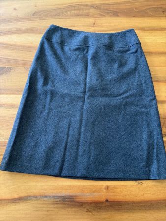 Akris Punto traumschöner grauer Wollrock Midirock Gr. 36