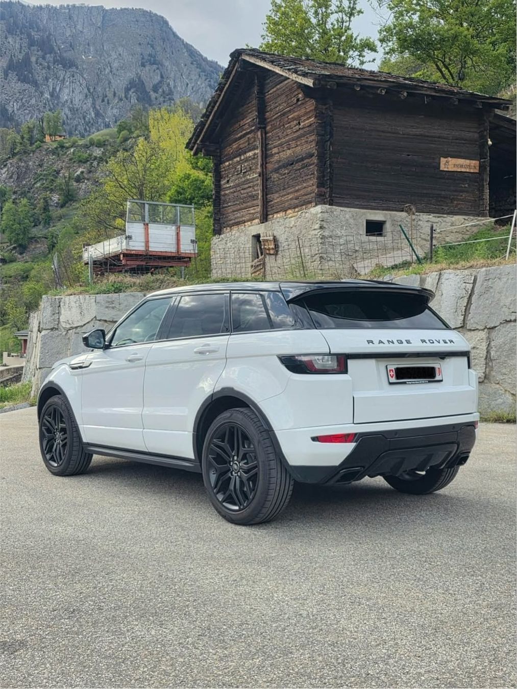 Land Rover Autos: Land Rover RR Evoque 2.0 Si4 HSE Dynamic – Gebraucht aus Mörel von camasaro 2