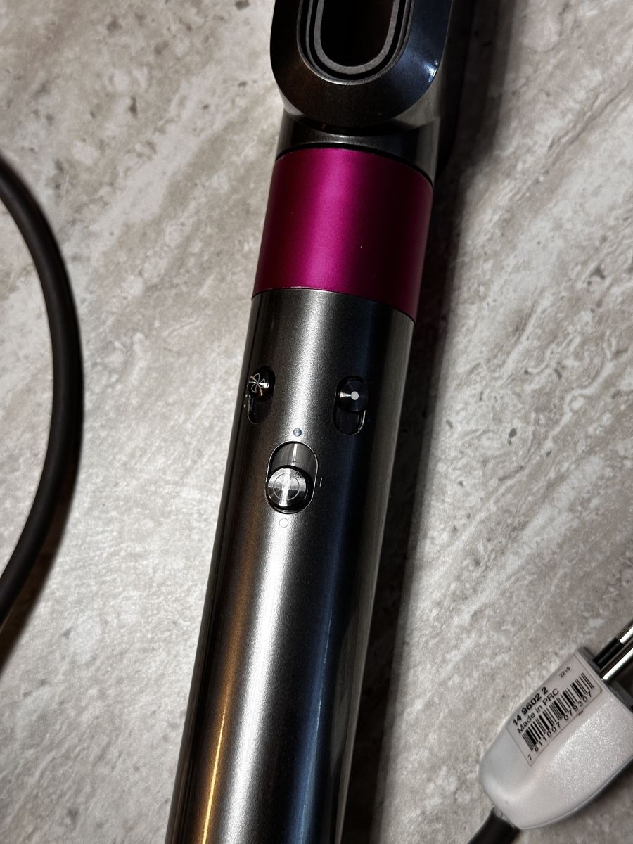 Dyson Piastre & Arricciacapelli: Dyson airwrap HS01 avec étui  – Usato da Châtel-St-Denis venduto da OTB 2
