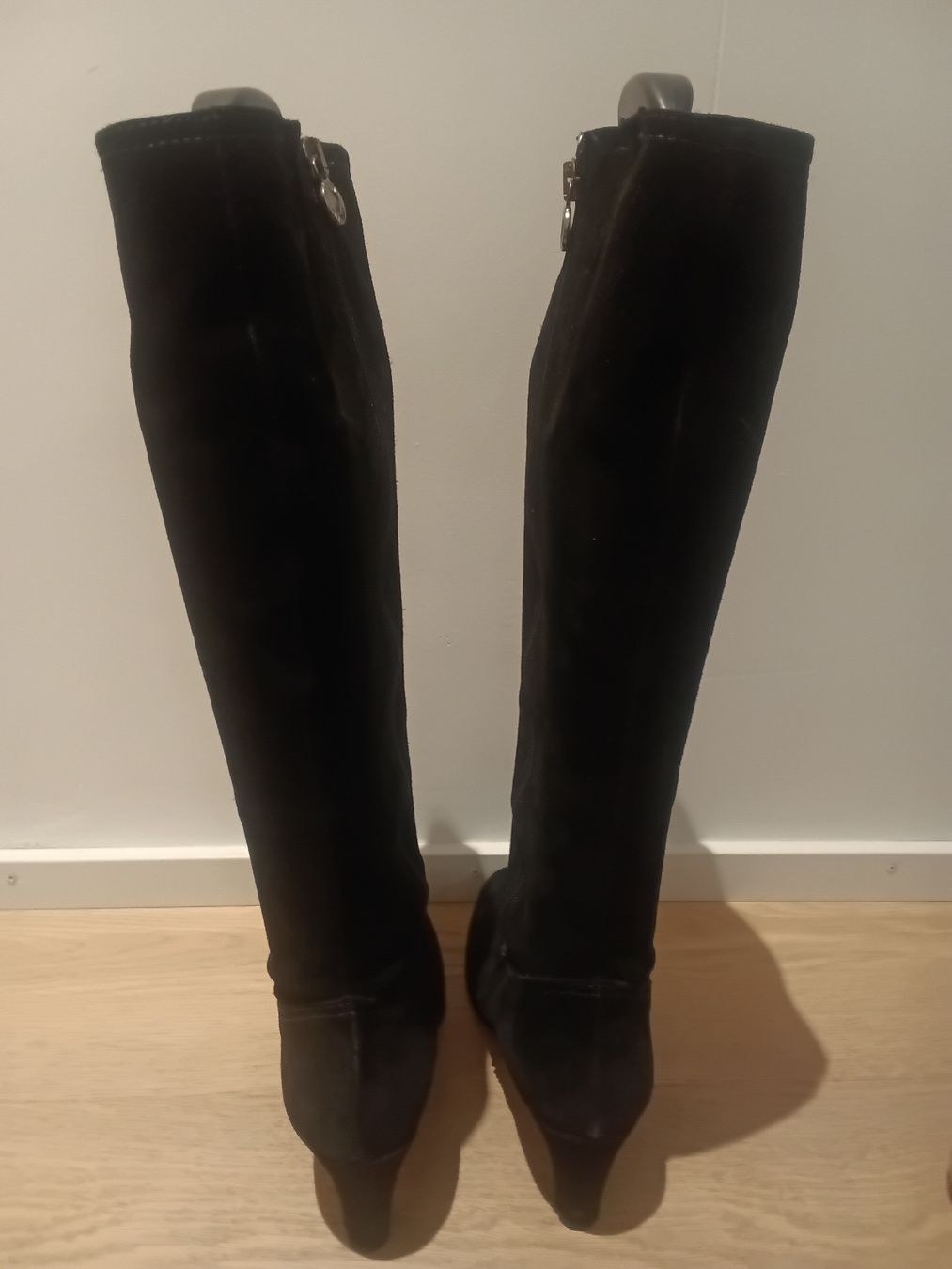 Damenschuhe: Black suede boots, Gr. 38, classy & super elegant! – Gebraucht aus Immensee von Gitter 4