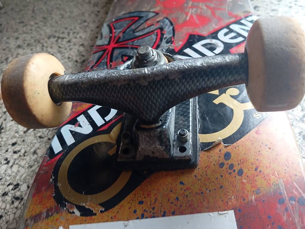 Skateboards: Skateboard Independent – D'occasion à Basel par Petergunn 1