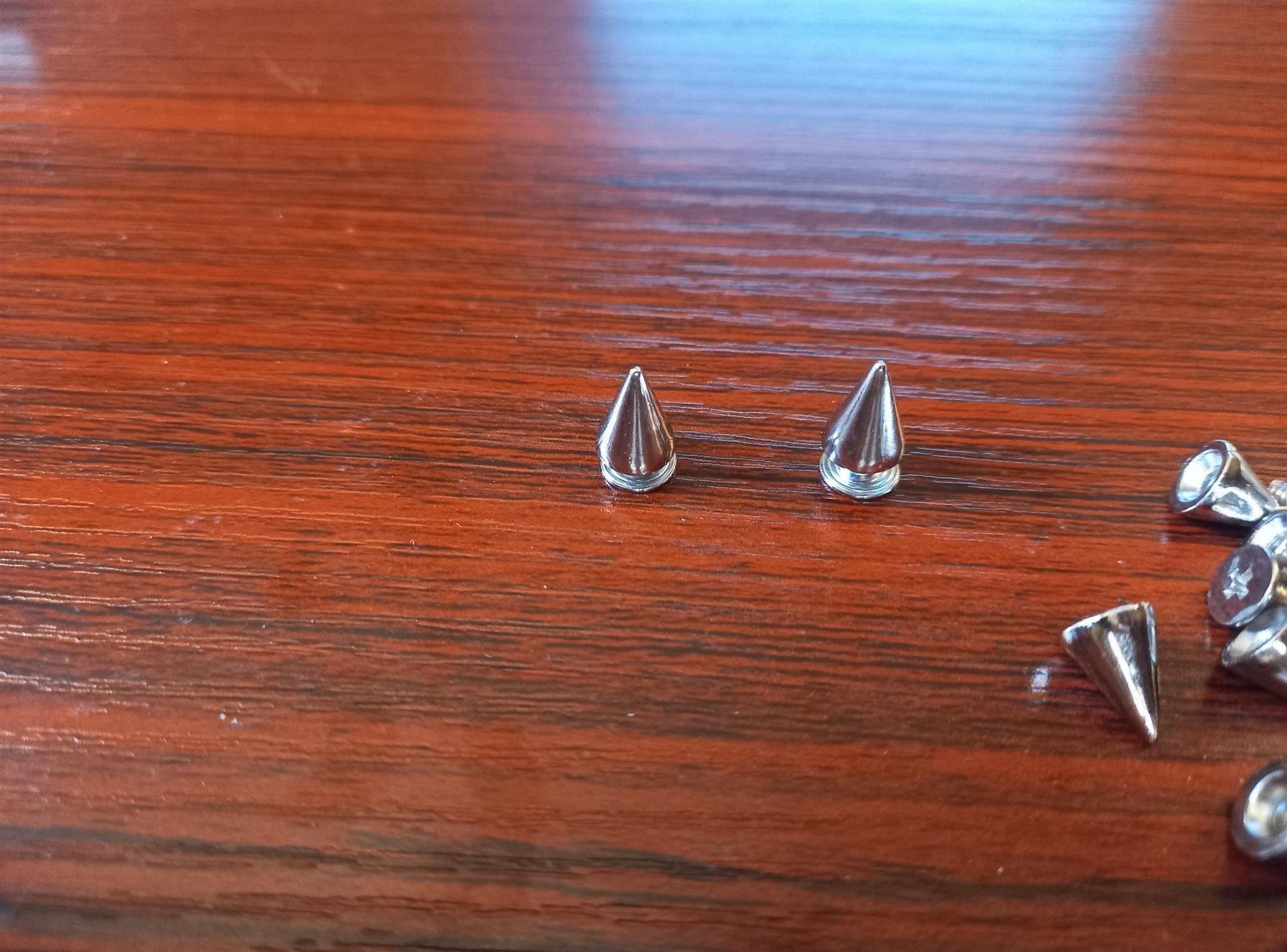 Alle Werkzeuge: 400x konischen Nieten 7x10mm / rivet conique – Neu und originalverpackt aus Bussigny von batishop 2