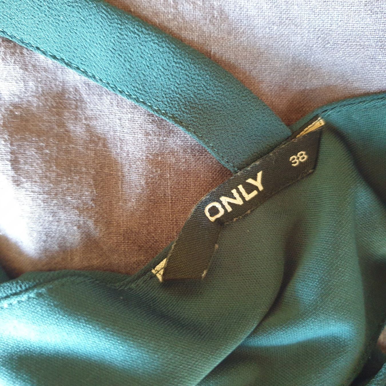 Only Tops: 🐸 ELEGANTES TOP ONLY 38 – D'occasion à Môtier (Vully) par Frogs 4