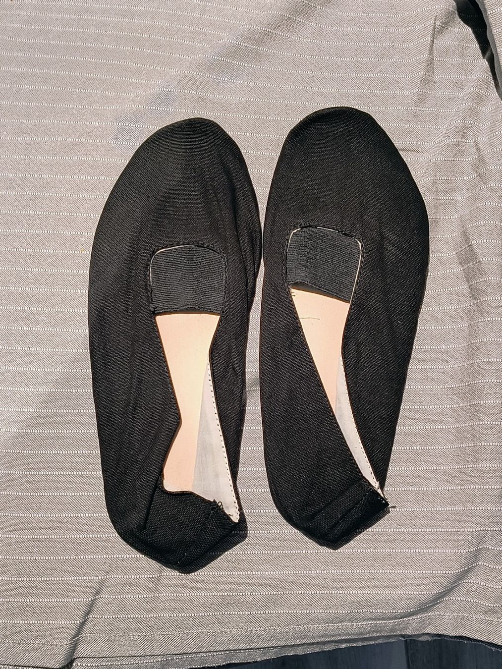 Herrenschuhe: Geräteschuhe  Täpperli Gr. 44 Stoffschuhe schwarz – Gebraucht aus Oberweningen von Bumblebee2