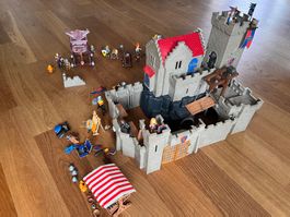 Playmobil Ritterburg mit Figuren und viel Zubehör