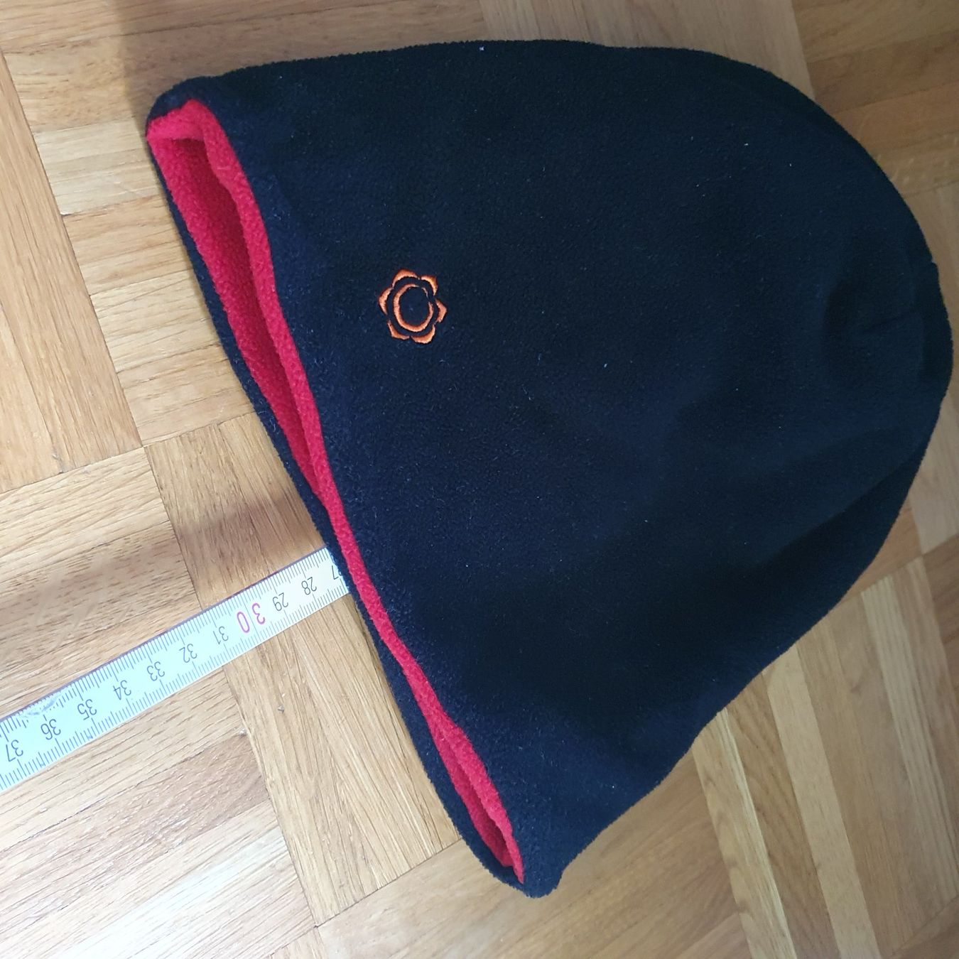 Copricapi, berretti & cappellini: Bonnet rouge et noir réversible polaire – Usato da Prilly venduto da RoDyRe 3