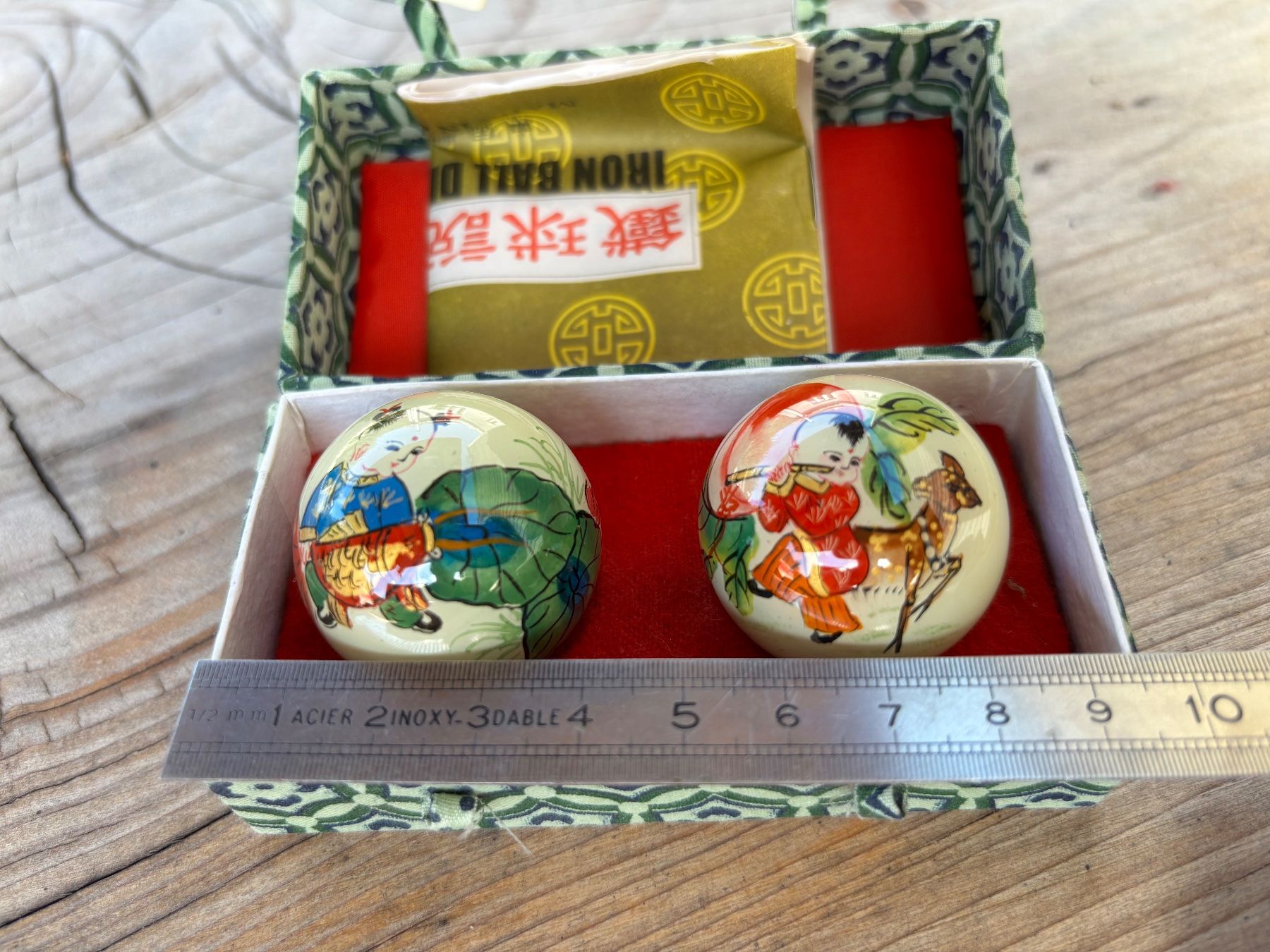 Dispositivi per massaggi: Chinesische Klangkugeln mit Box – Usato da Würenlos venduto da Ashley24 5