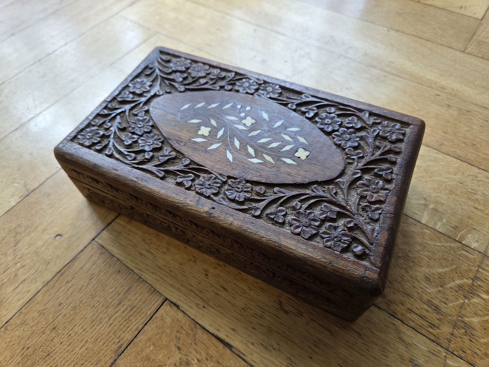 Dosen: Boîte vintage en bois sculpté – Gebraucht aus Territet von Cenh 6