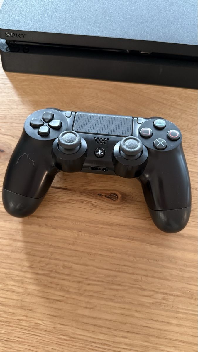 Sony Konsolen: Playstation 4  – Gebraucht aus Wald ZH von Senix 3