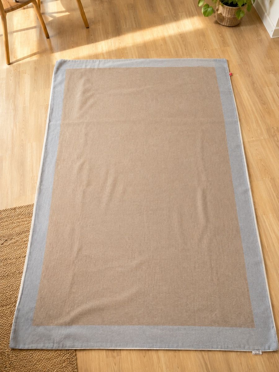Coperte: Decke SWISS Design 140x200cm  – Usato da Zürich venduto da Jibbmaszatim