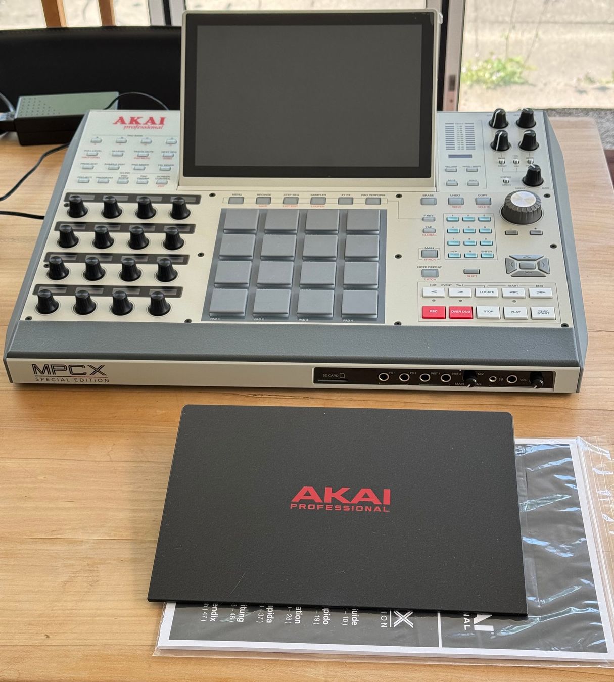 Akai Strumenti musicali: Akai Pro MPC X Special Edition SE mit SSD – Usato da Thun venduto da Jgantch 1