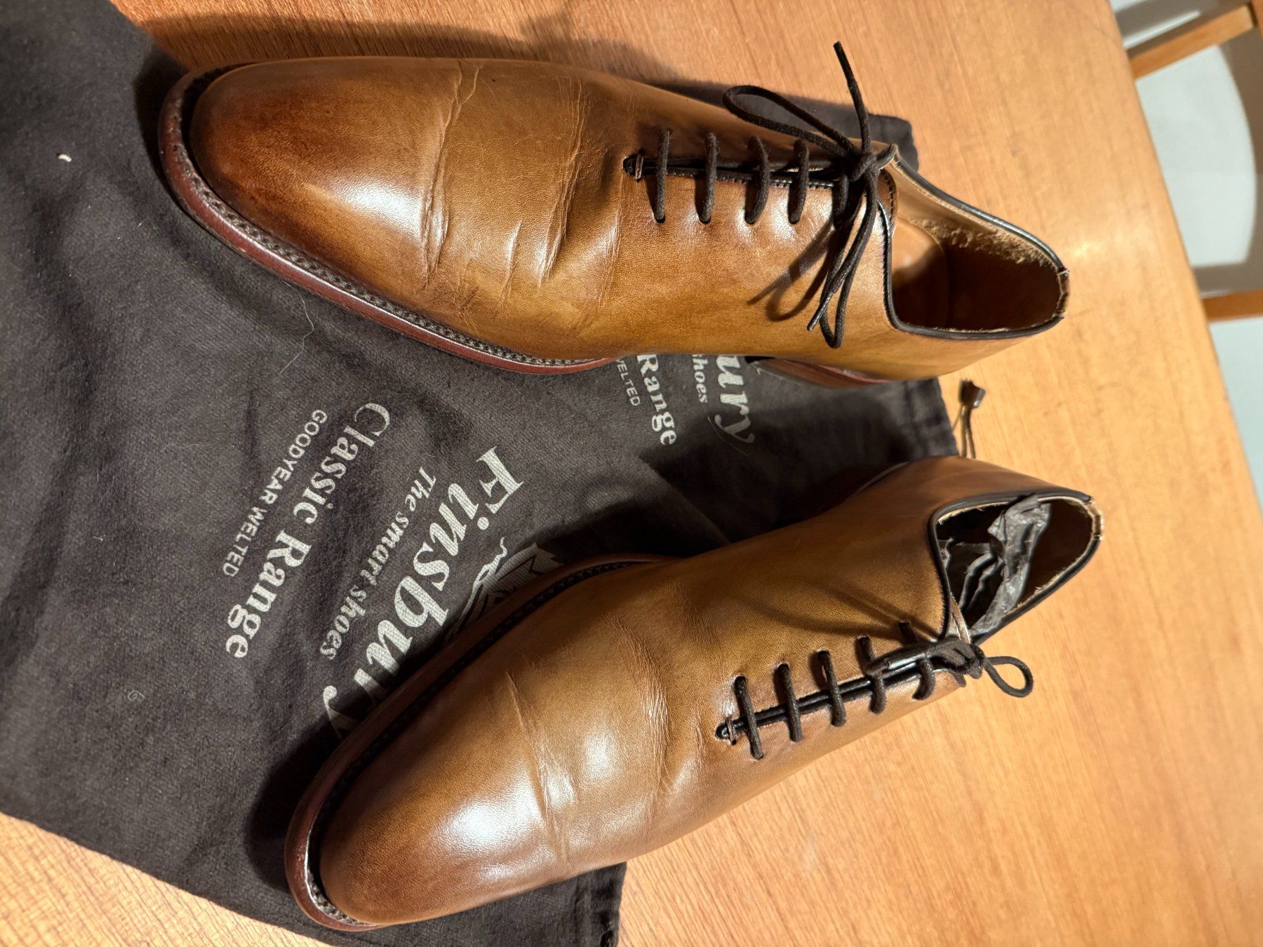 Scarpe da uomo: Finsbury 43 – Usato da Le Cerneux-Veusil venduto da Maraud01