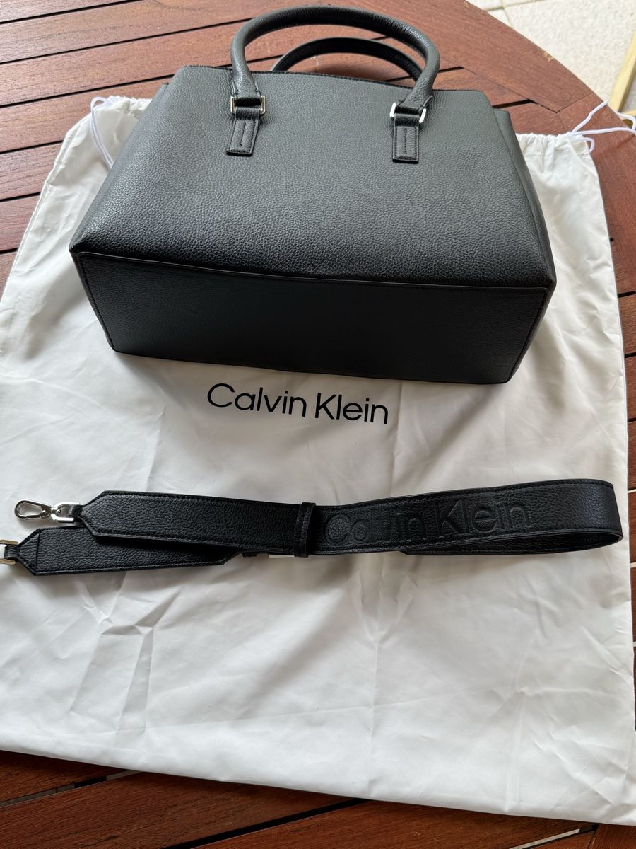 Calvin Klein Borse da donna: Calvin KLEIN - DRESSED TOTE - Sac à main - black – Nuovo (secondo la descrizione) da MASSONGEX venduto da Luluone 6
