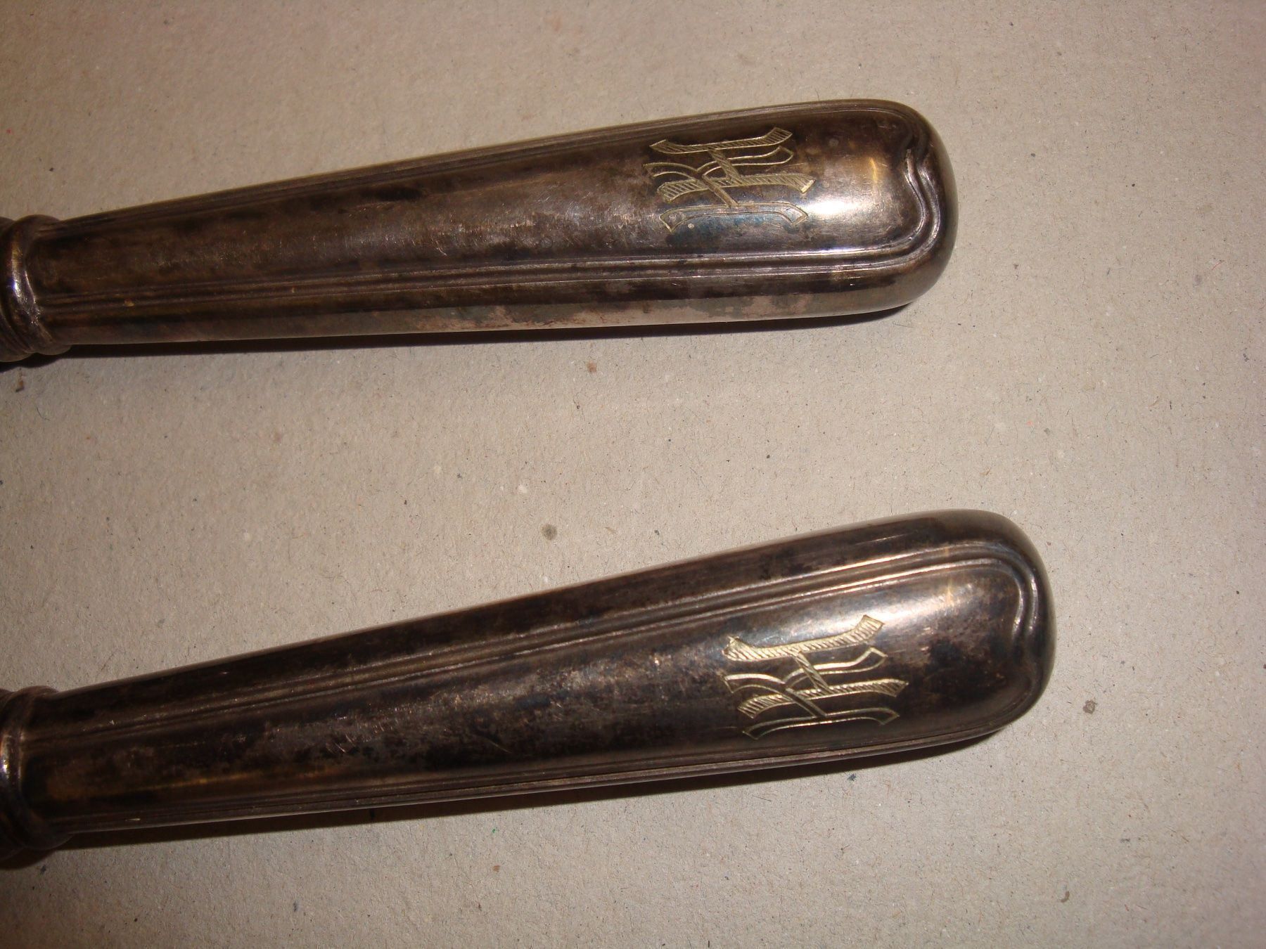 Set di posate: Vorlegebesteck, Gabel/Tranchiermesser – Usato da häusernmoos venduto da buc_8ftk 1