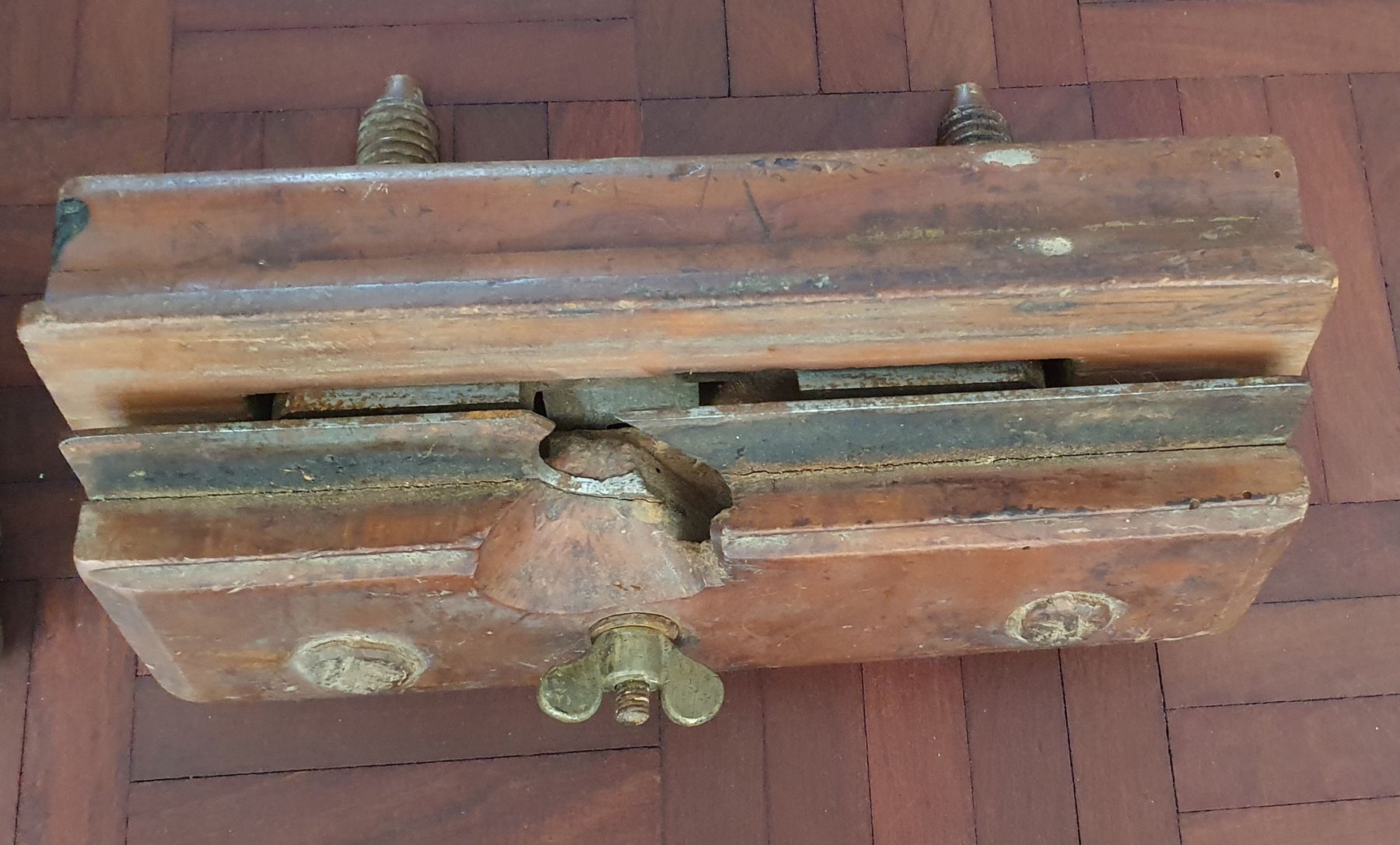 Tutti gli attrezzi: 3 Antike Holzhobel - Nuthobel – Usato da Kreuzlingen venduto da Rschweiz1 2