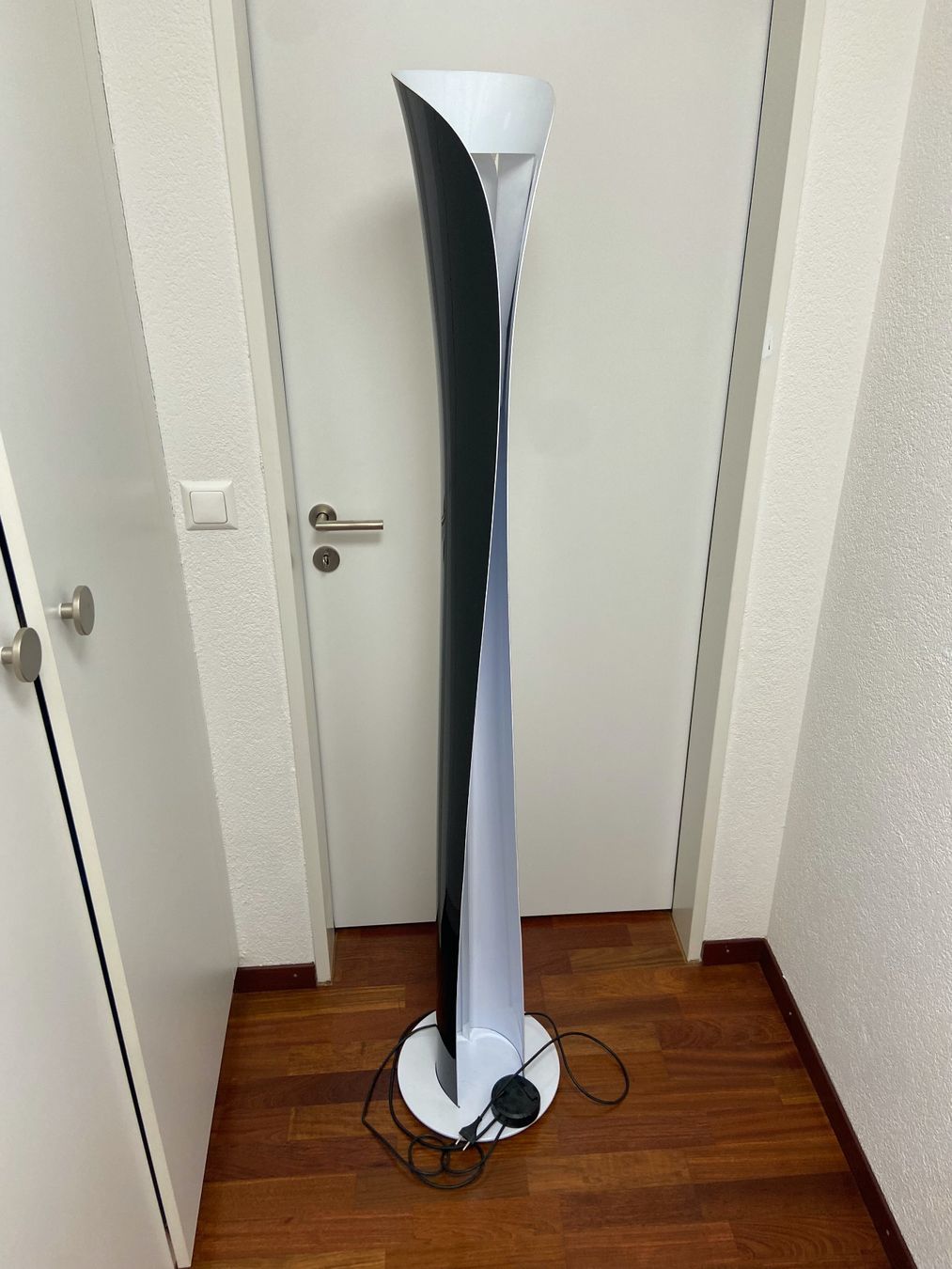 Artemide Lampade: Artemide Cadmo schwarz-weiße LED-Stehlampe – Nuovo (secondo la descrizione) da Wetzikon ZH venduto da tob_kd57 6