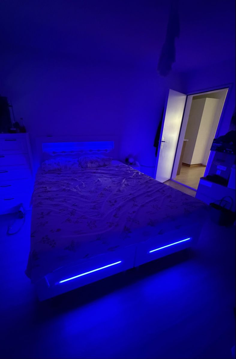 Betten: Bett 160x200 mit Matratze – Gebraucht aus Biel/Bienne von jes_nfq2 2