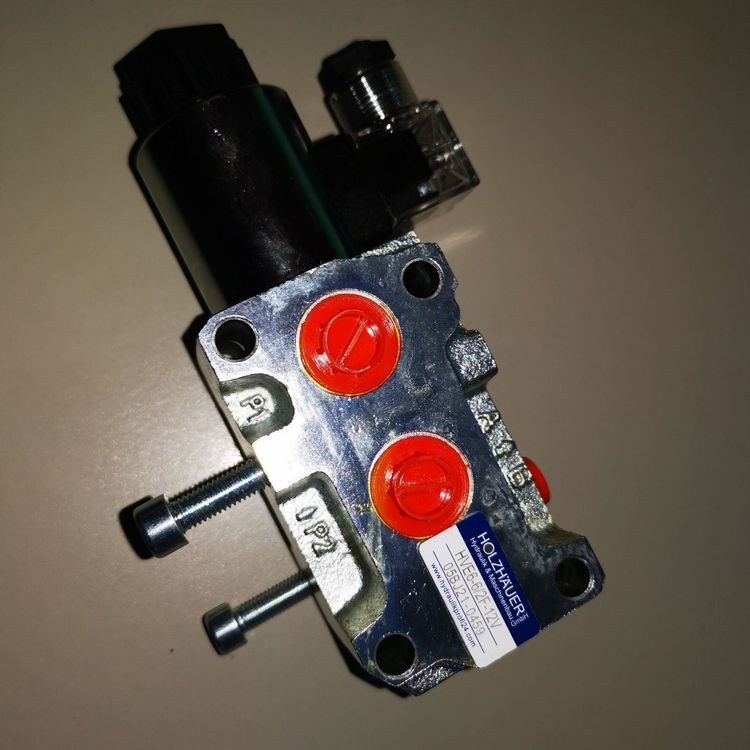 Monoblock-Hydraulikventil 3 Sektionen 50l/min 15 GPM 12V + Juuko 12V