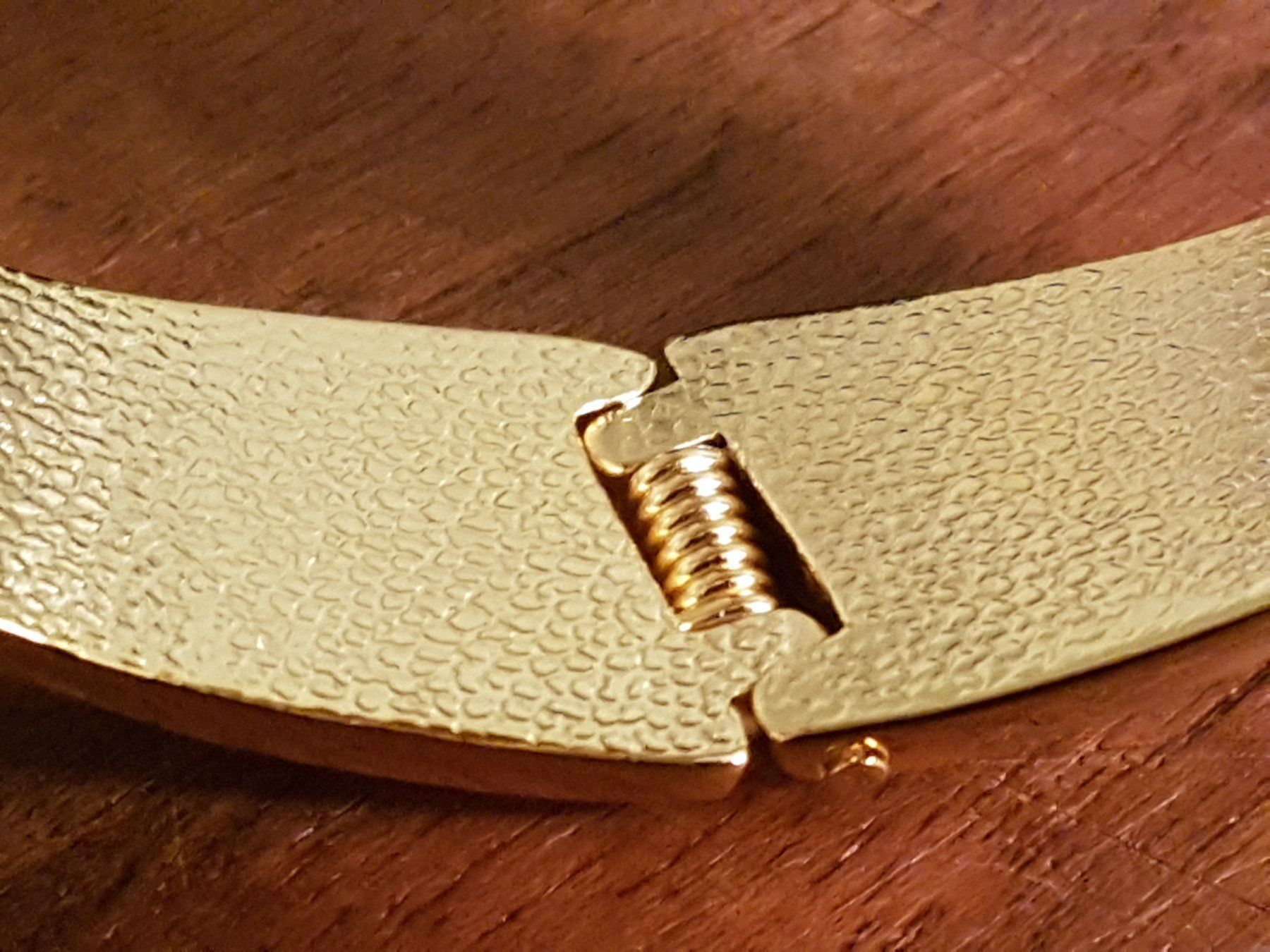 Bracciali & Braccialetti: Armreif goldfarben Schlagstruktur Klappv – Usato da Ettingen venduto da Maranathatalitha 6