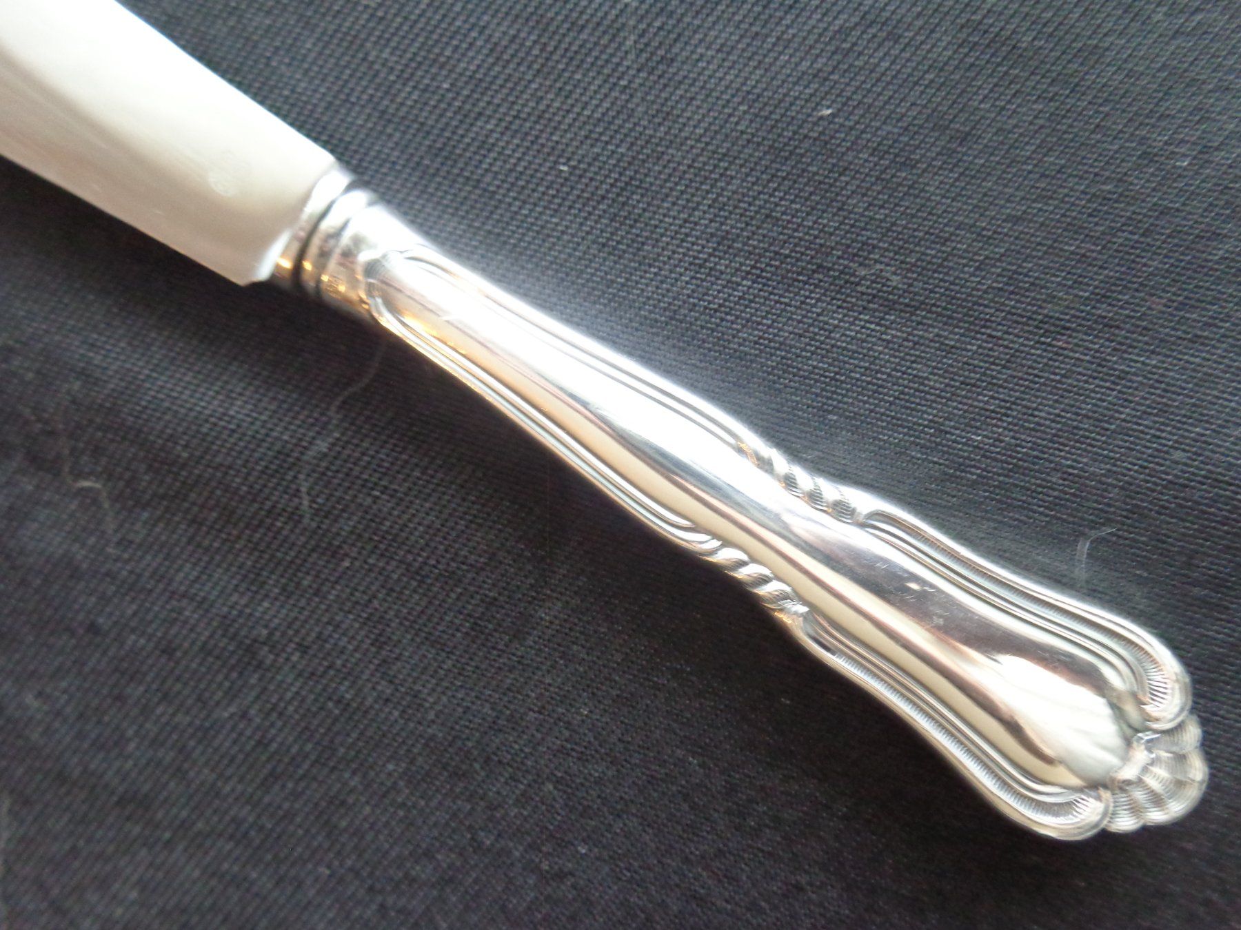Jezler Bestecksets: * COUTEAU A BEURRE JEZLER CHATELAINE ARGENT 800 COMME NEUF – Neu (gemäss Beschreibung) aus Morges von videcavegrenier
