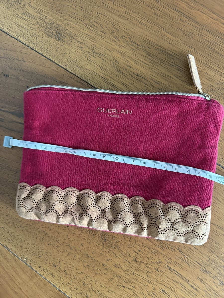 Guerlain Trousses de maquillage: Pochette GUERLAIN  – D'occasion à Cademario par Iby_30 1