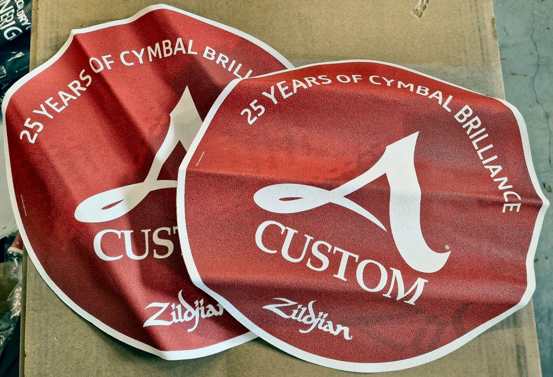 Zildjian Musikinstrumente: COLLECTORS STUFF Zildjian Merchandise Floor Mat – Neu und originalverpackt aus Zofingen von Rodeln