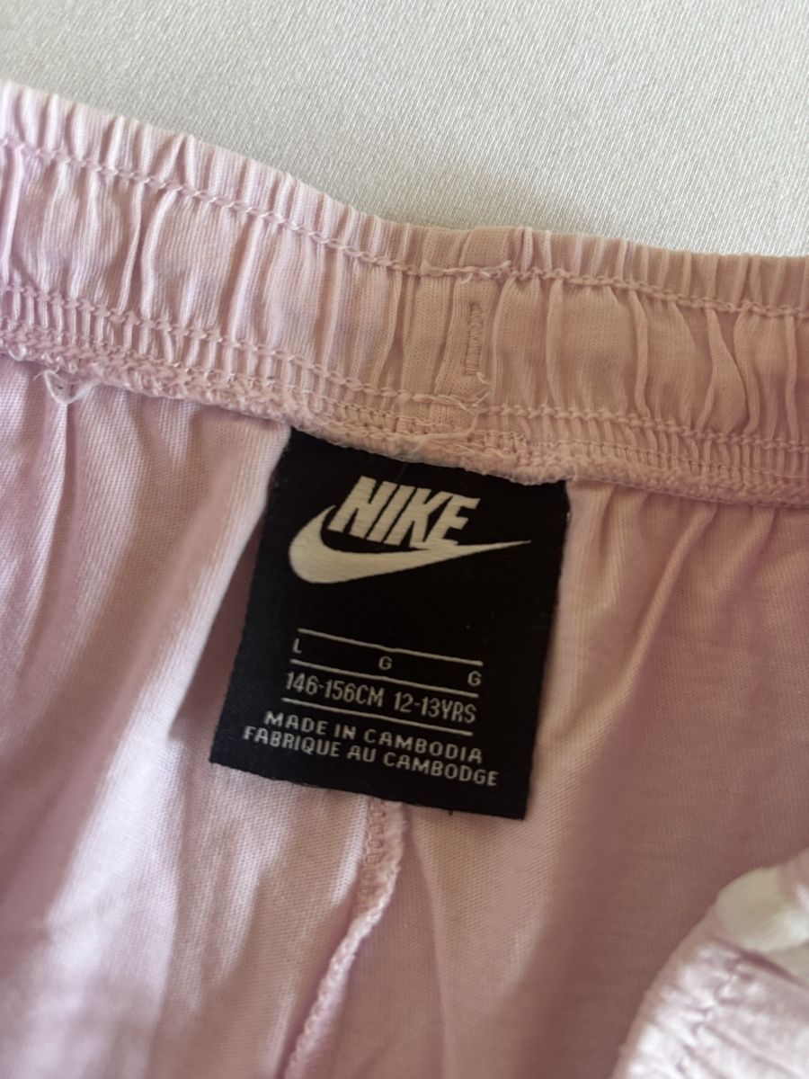 Nike Pantaloni: short Nike – Usato da Vouvry venduto da sha_rk5q 1