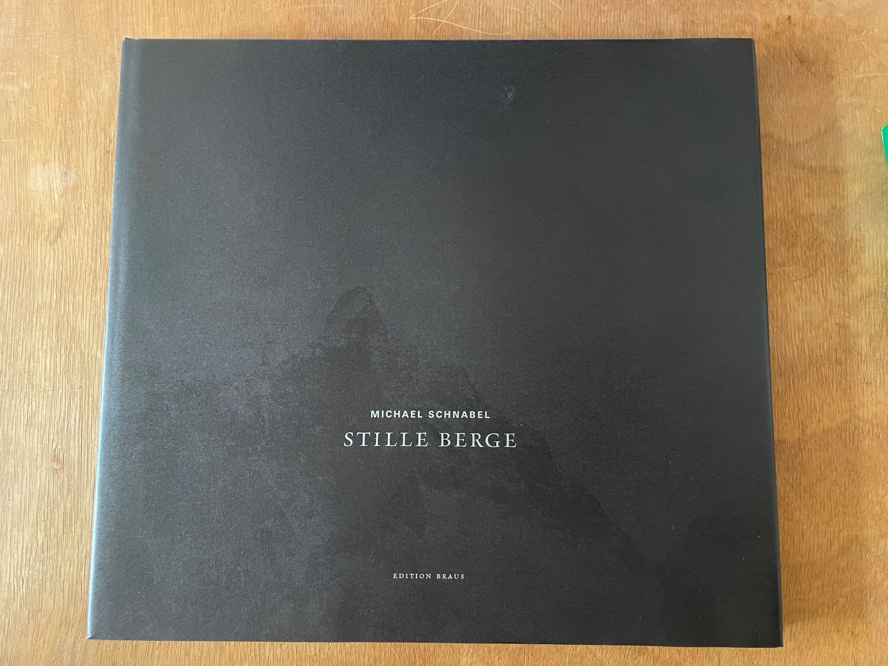 Libri: Michael Schnabel. Stille Berge – Usato da Zürich venduto da WWehrle