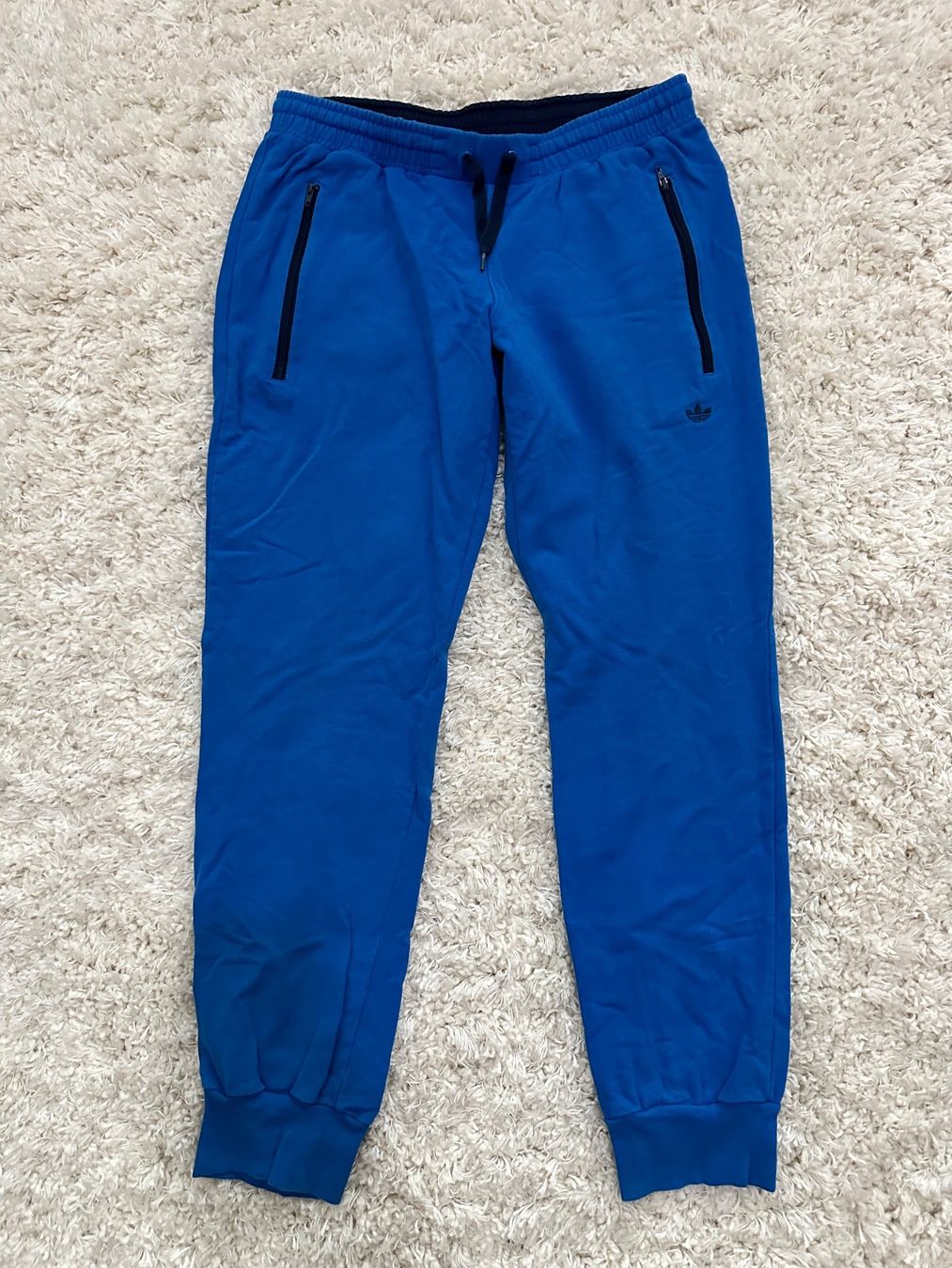Adidas Pantaloni: Adidas Hose Gr.S – Usato da Bern venduto da BrandVilla