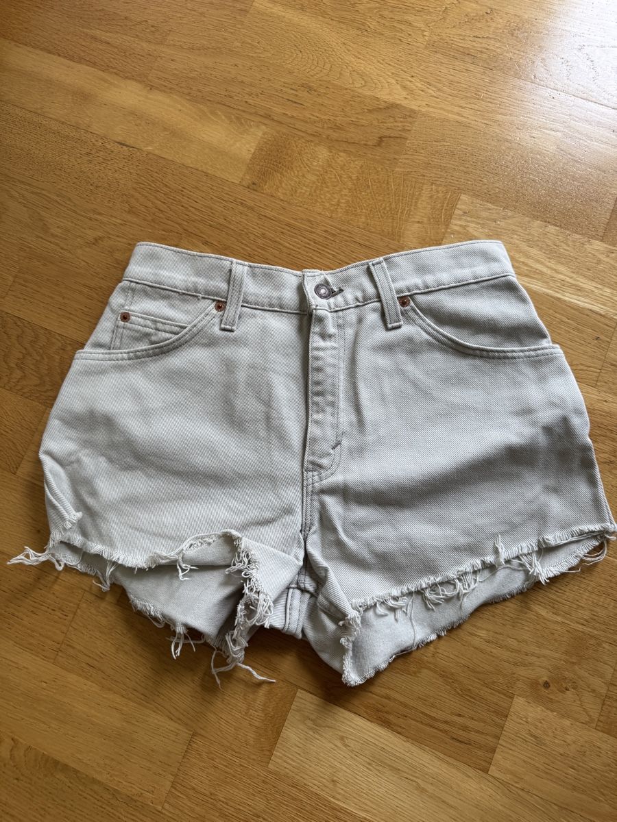 Levi's Jeans: Vintage Levisshorts in Ecru – D'occasion à Zürich par megan.caprez