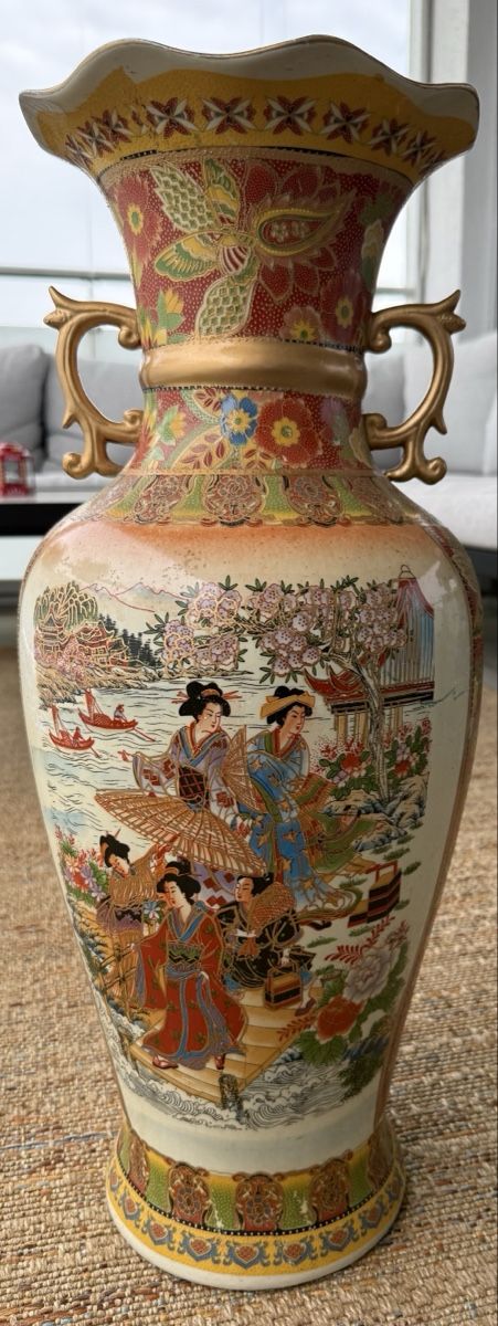 Toutes les décorations: Wunderschöne Vase mit asiatischem Dekor – D'occasion à Büron par Bambo-44