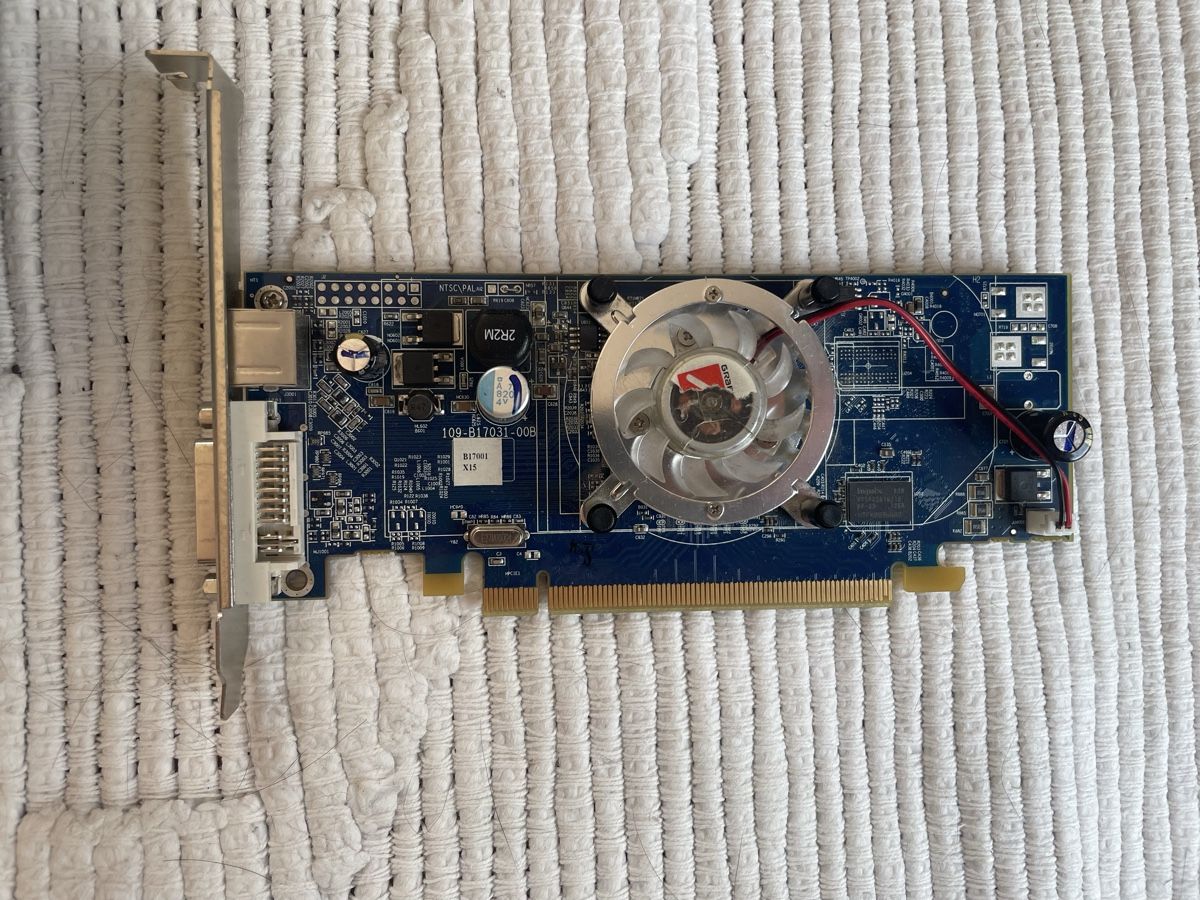 PC: Pièces pour vieux PC – Usato da Commugny venduto da arm_7m7m 6