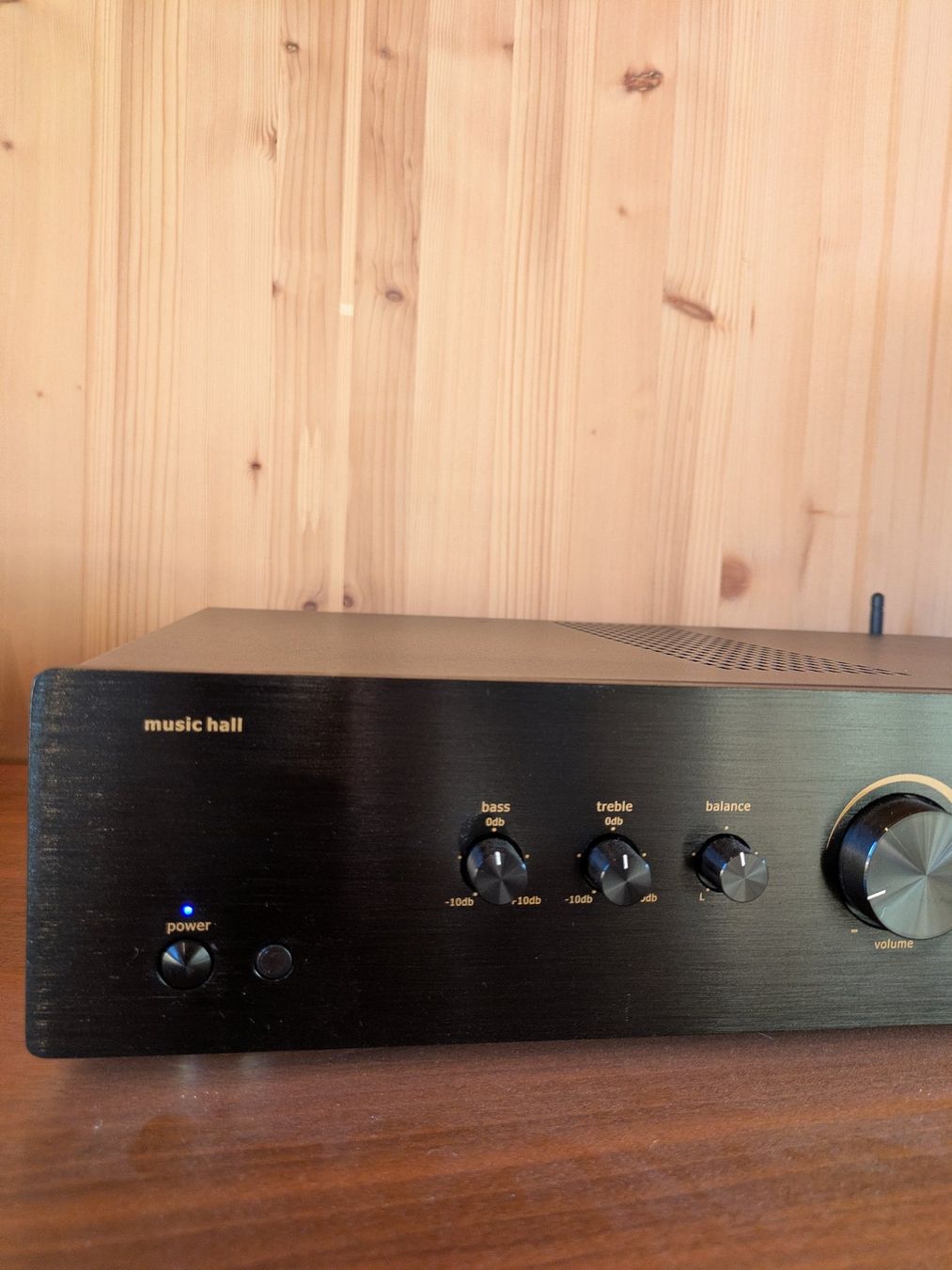 Amplificatori: MUSIC HALL A25.3 – Usato da Prez-Vers-Siviriez venduto da ollie79 2