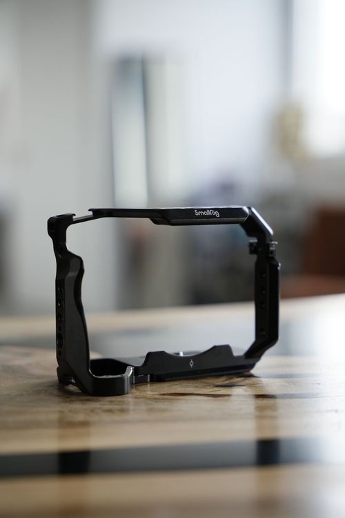 SmallRig 4798 Gabbia Modulare Ibrida Per Sony Alpha 7 IV (Protezione E Accessori)