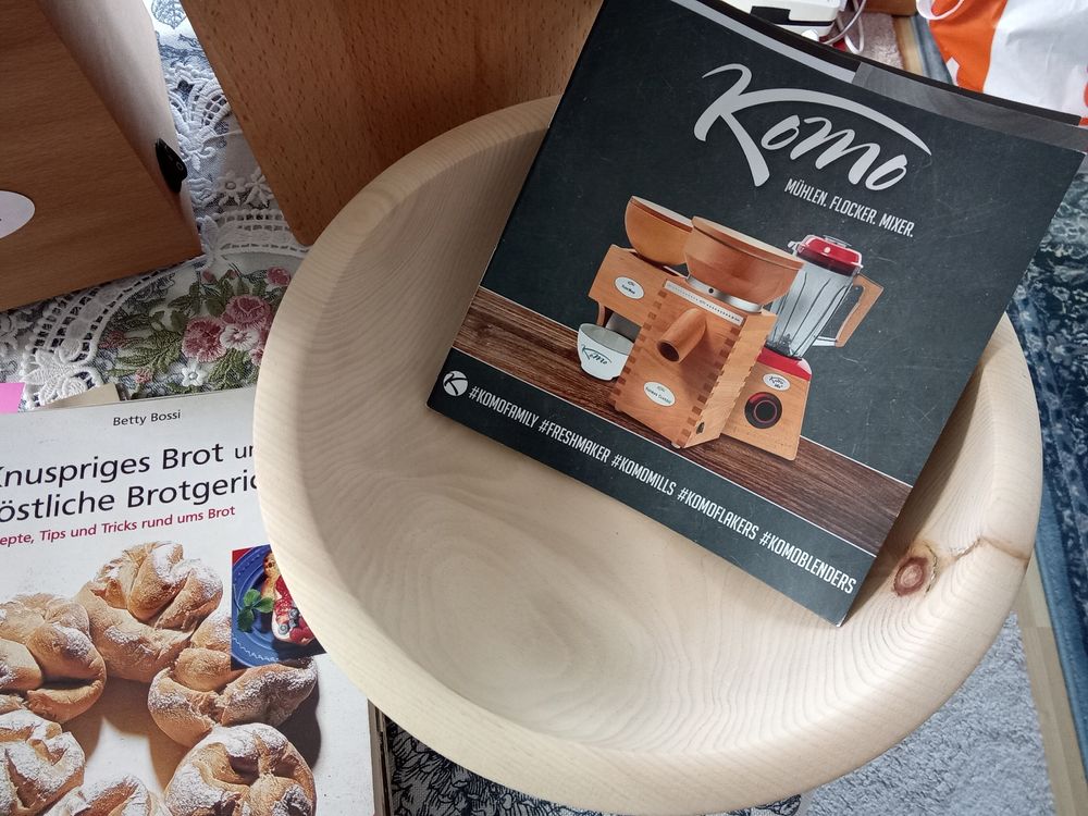 Komo Küchengeräte: Komo Getreidemühle Fidibus 21 Neu mit Zubehör – Neu und originalverpackt aus Domat/Ems von tante-emma-laedeli 4