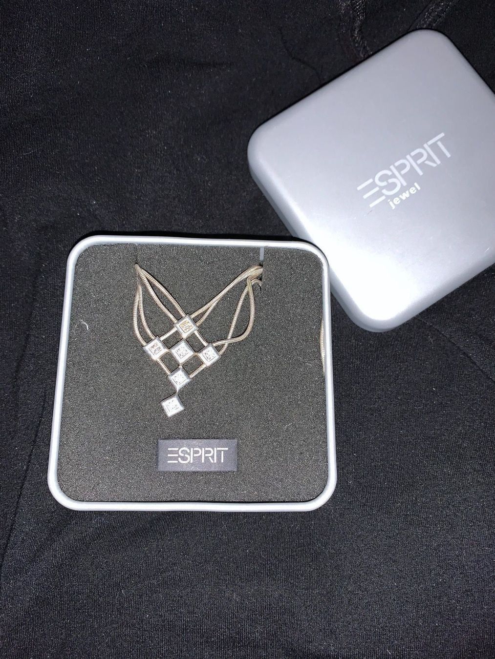 Esprit Ketten: collier Esprit en argent 925 avec boîte. – Gebraucht aus Finhaut von dod