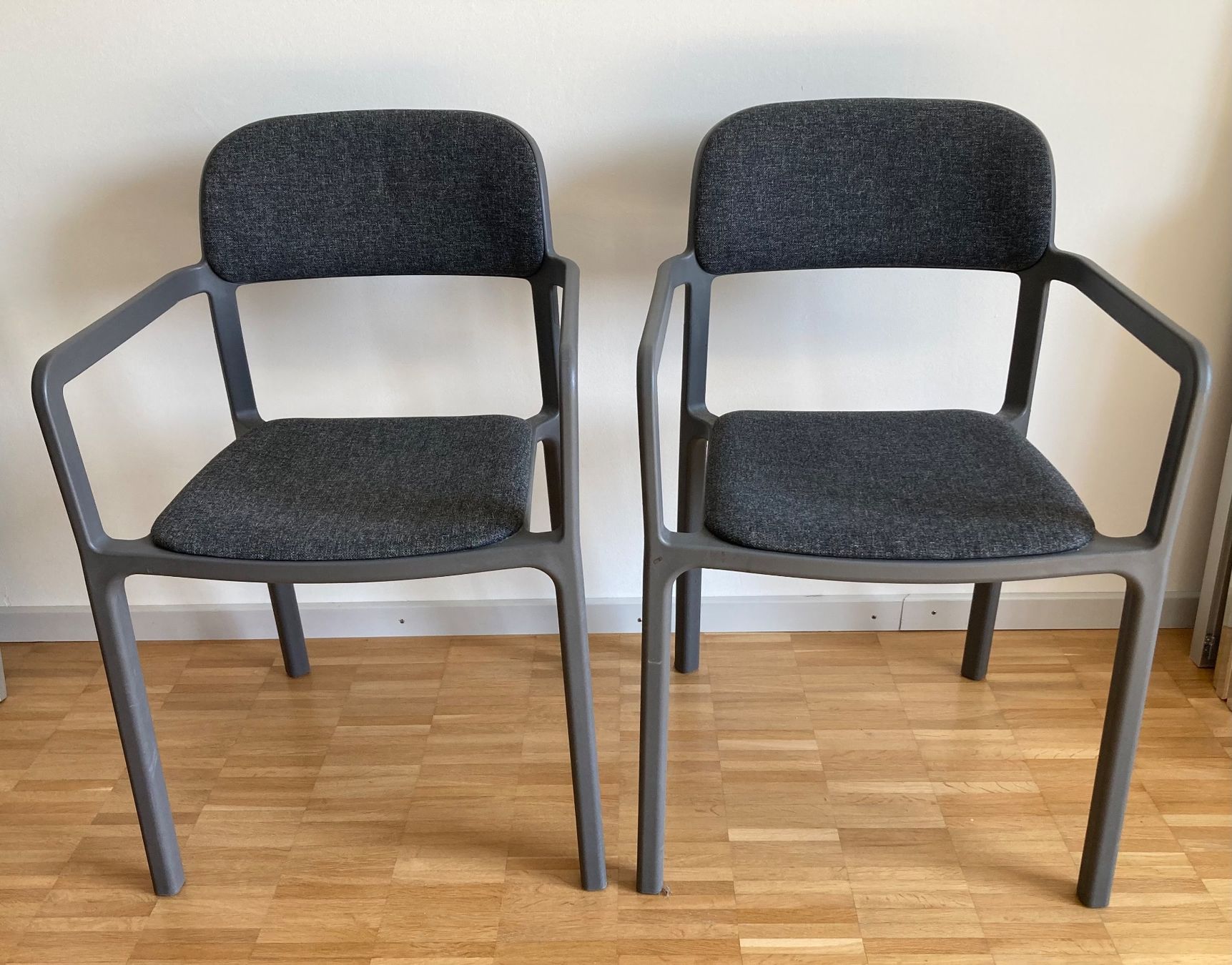 Ikea Chaises: 2 Ikea Hay Ypperlig Stühle - Armlehnstühle – D'occasion à Zwingen par Kult2000