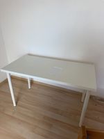 Schreibtisch IKEA weiss höhenverstellbar mit Gebrauchsspuren