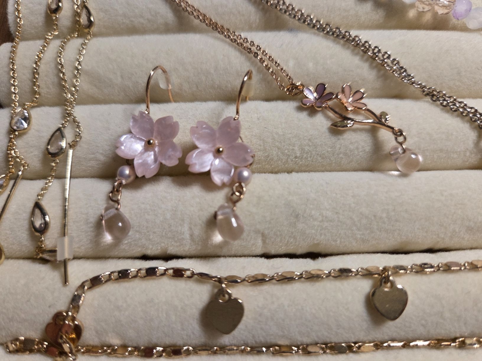 Autres bijoux: Schmucksammlung rosa – Neuf (Voir description) à Basel par Hagksbn 2