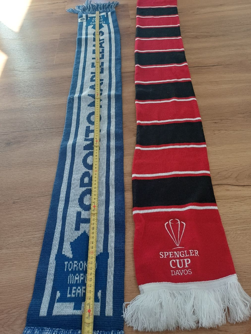 Foulard & Sciarpe: Schals Toronto Maple Leafs NHL Spengler Cup Davos 2 Stk – Usato da Därligen venduto da Musle73 4