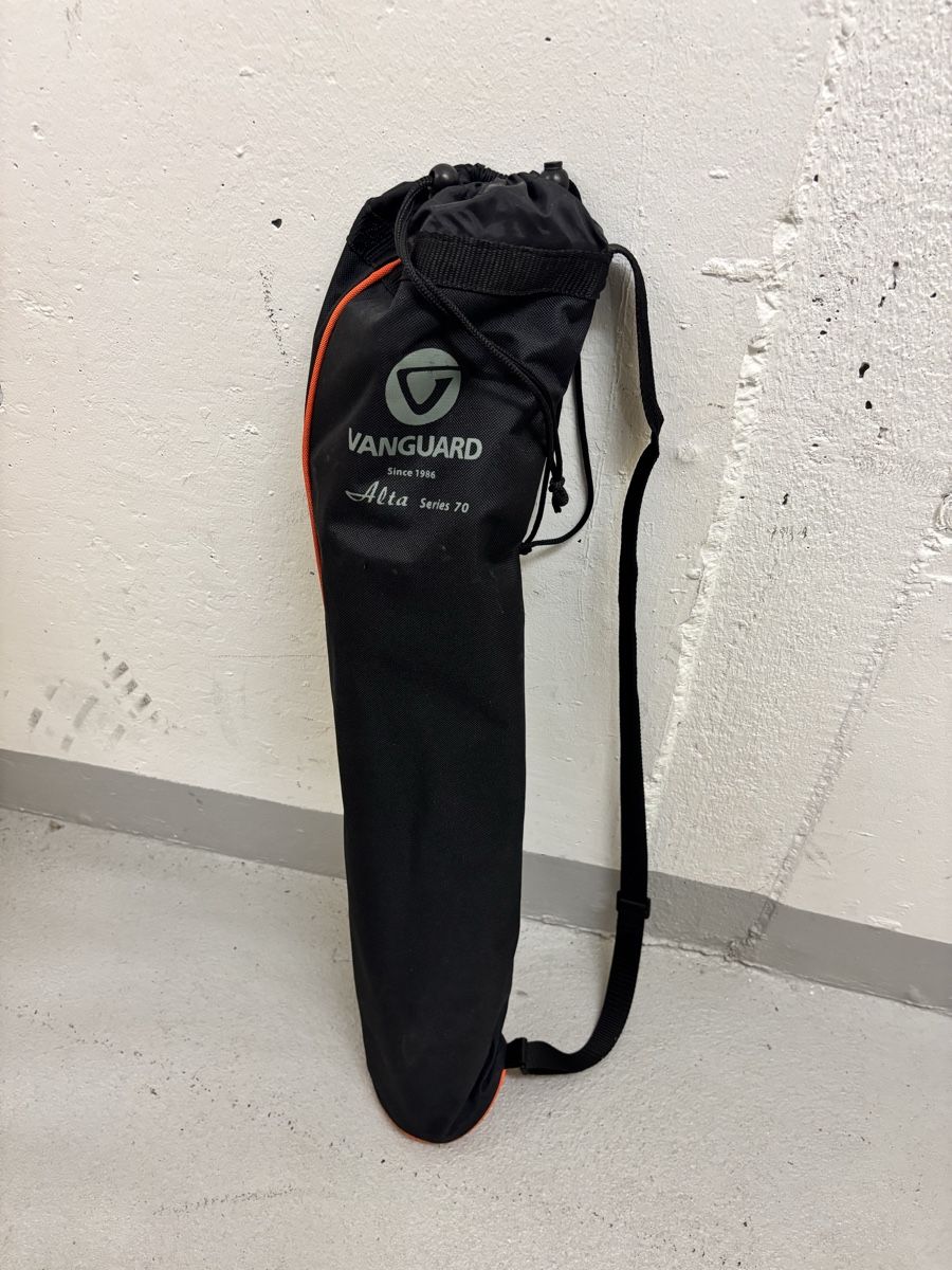 Vanguard Treppiedi & Teste: Vanguard Alta Pro 2+ Tripod with Bag good condition – Usato da Zumikon venduto da laudz 1